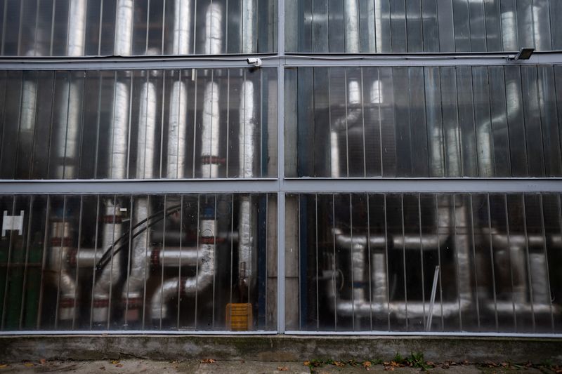 &copy; Reuters. FILE PHOTO: The geothermal heating center of a housing estate is seen in Szeged, Hungary, November 17, 2022. REUTERS/Marton Monus