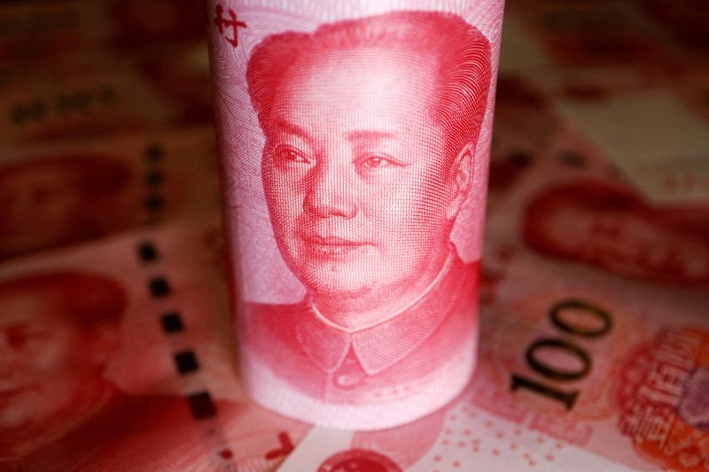 © Reuters. عملات نقدية من اليوان الصيني في صورة من أرشيف رويترز .  