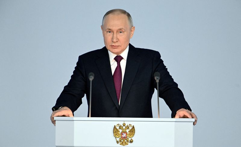 &copy; Reuters. FOTO DE ARCHIVO. El presidente ruso, Vladimir Putin, pronuncia su discurso anual ante la Asamblea Federal en Moscú, Rusia. 21 de febrero de 2023. Sputnik/Pavel Bednyakov/Kremlin vía REUTERS