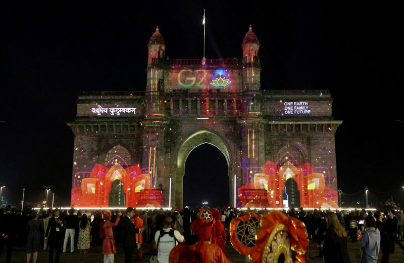 &copy; Reuters. Monumento Porta da Índia em Mumbai é iluminado para marcar a presidência indiana do G20
13/12/2022 REUTERS/Francis Mascarenhas