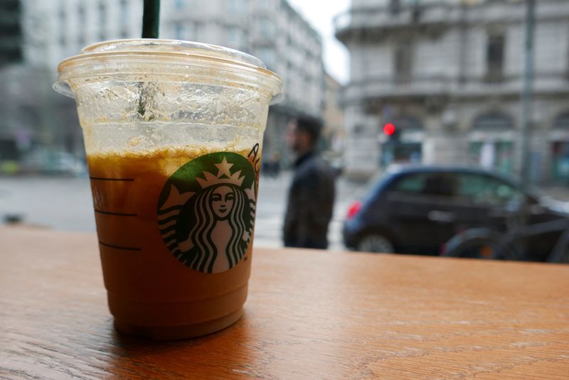 © Reuters. A drink infused with extra virgin olive oil is displayed at a Starbucks cafe in Milan, Italy, February 22, 2023. REUTERS/Alex Fraser