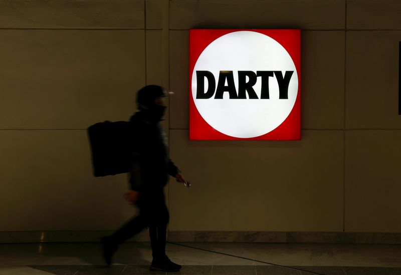 &copy; Reuters. FILE PHOTO: The logo of electrical goods retailer Darty is seen at the entrance of a store in Nice, France, February 21, 2022. REUTERS/Eric Gaillard