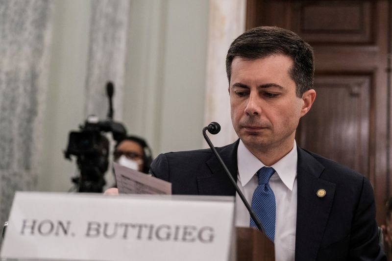 &copy; Reuters. FILE PHOTO: U.S. Transportation Secretary Pete Buttigieg testifies before a Senate Commerce, Science, and Transportation Committee hearing on President Biden's proposed budget request for the Department of Transportation, on Capitol Hill in Washington, U.