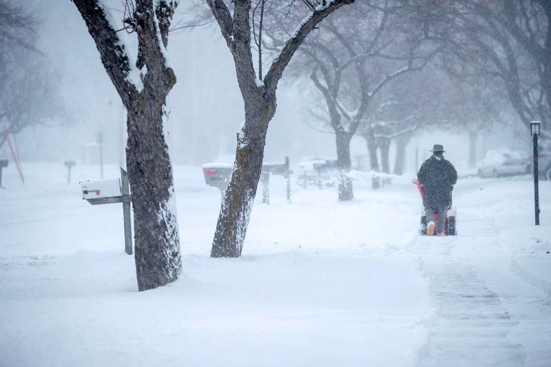 From L.A. to Minneapolis, U.S. bashed by severe winter storms