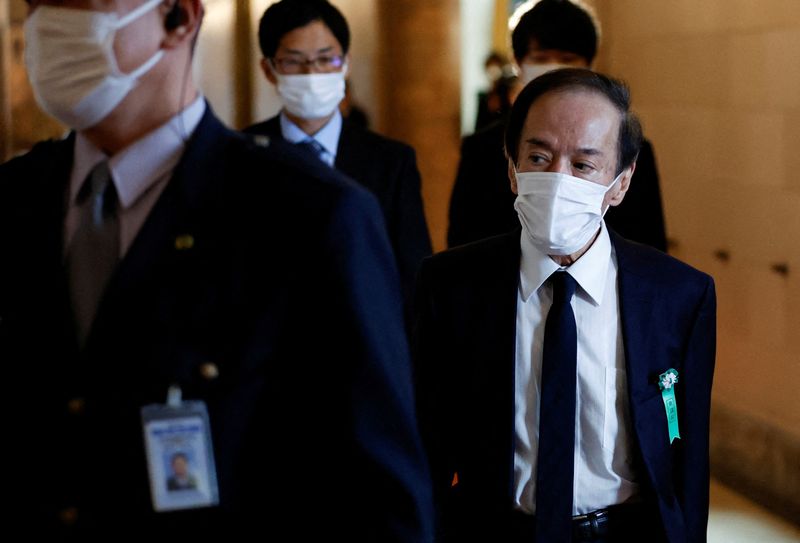 © Reuters. The Japanese government's nominee for the Bank of Japan (BOJ) Governor Kazuo Ueda arrives for a hearing session at the lower house of the parliament in Tokyo, Japan, February 24, 2023.  REUTERS/Issei Kato