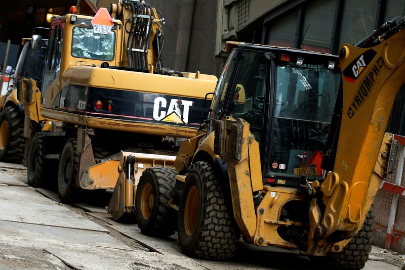 &copy; Reuters. FILE PHOTO: Caterpillar machines are seen at a construction site in New York City, U.S., October 17, 2016.  REUTERS/Brendan McDermid