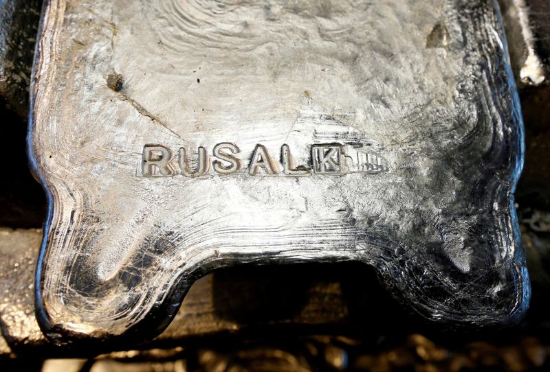 &copy; Reuters. FILE PHOTO: Aluminium ingots are seen stored at the foundry shop of the Rusal Krasnoyarsk aluminium smelter in Krasnoyarsk, Russia October 3, 2018. REUTERS/Ilya Naymushin/File Photo