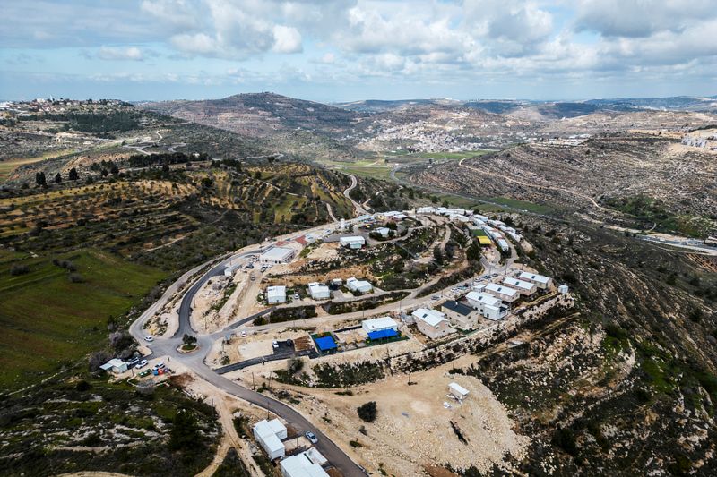 &copy; Reuters. Vista aérea do assentamento judeu de Givat Haroeh na Cisjordânia ocupada por Israel
21/02/2023 REUTERS/Ronen Zvulun