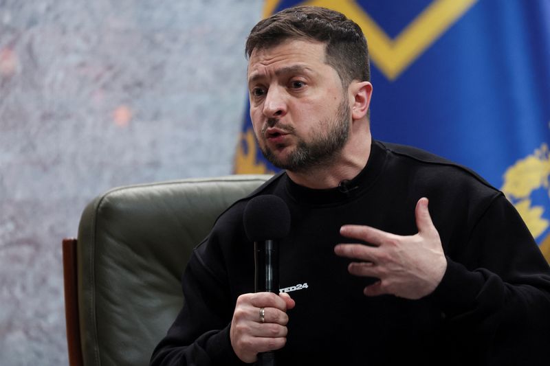 &copy; Reuters. Presidente da Ucrânia, Volodymyr Zelenskiy, durante entrevista coletiva em Kiev
24/02/2023 REUTERS/Gleb Garanich