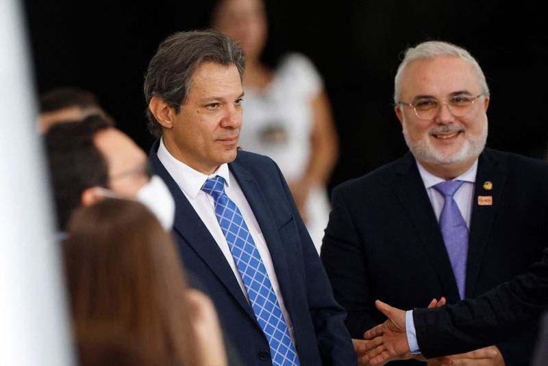&copy; Reuters. Haddad e o presidente da Petrobras, Jean Paul Prates 
13/02/2023
 REUTERS/Adriano Machado
