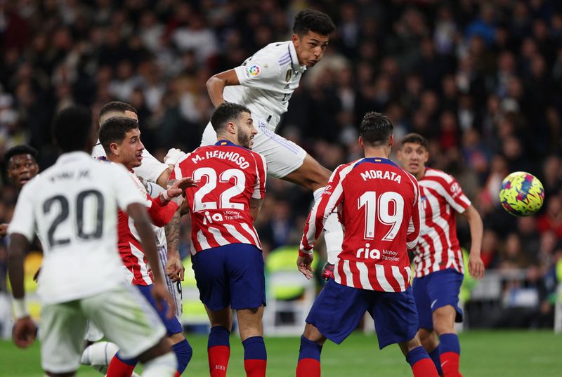 &copy; Reuters. Álvaro Rodríguez del Real Madrid anota su primer gol y el ampate en el partido ante el Atlético de Madrid, en el partido de LaLiga española, Estadio Santiago Bernabéu, Madrid, España - Febrero 25, 2023. REUTERS/Violeta Santos Moura