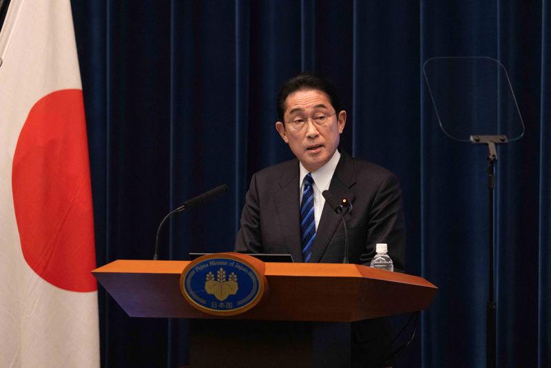 &copy; Reuters. رئيس الوزراء الياباني فوميو كيشيدا يتحدث في مؤتمر صحفي في طوكيو يوم 24 فبراير شباط 2023. صورة لرويترز من ممثل لوكالات الأنباء.