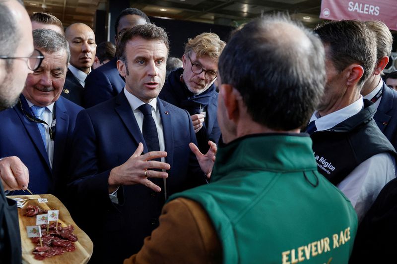 &copy; Reuters. Photo d'Emmanuel Macron au Salon de l'agriculture à Paris. /Photo prise le 25 février 2023 à Paris, France/REUTERS/Ludovic Marin