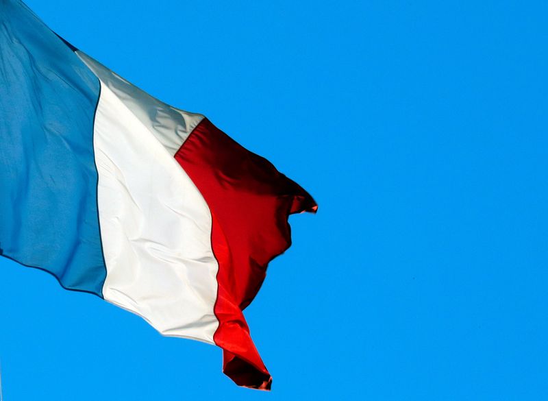 &copy; Reuters. Photo d'un drapeau français visible près du palais d'Elysee à Paris. /Photo prise le 28 novembre 2016 à Paris, France/REUTERS/Philippe Wojazer
