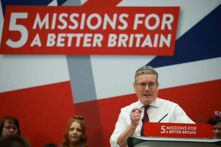 &copy; Reuters. British leader of the Labour Party Keir Starmer speaks at the event in Manchester, Britain February 23, 2023. REUTERS/Phil Noble