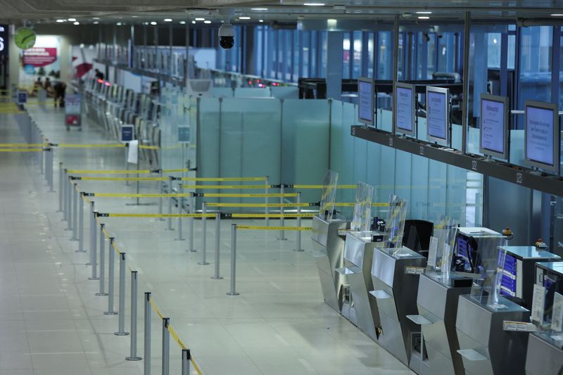 &copy; Reuters. Des employées se mettent en grève à l'aéroport de Cologne Bonn. /Photo prise le 27 février/REUTERS/Thilo Schmuelgen