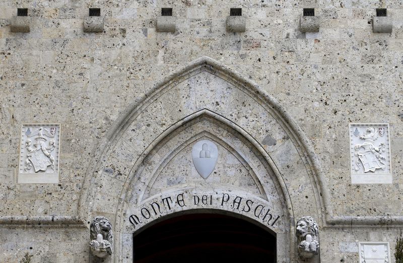 &copy; Reuters. L'ingresso della sede centrale della Banca Monte dei Paschi a Siena.  REUTERS/Max Rossi/