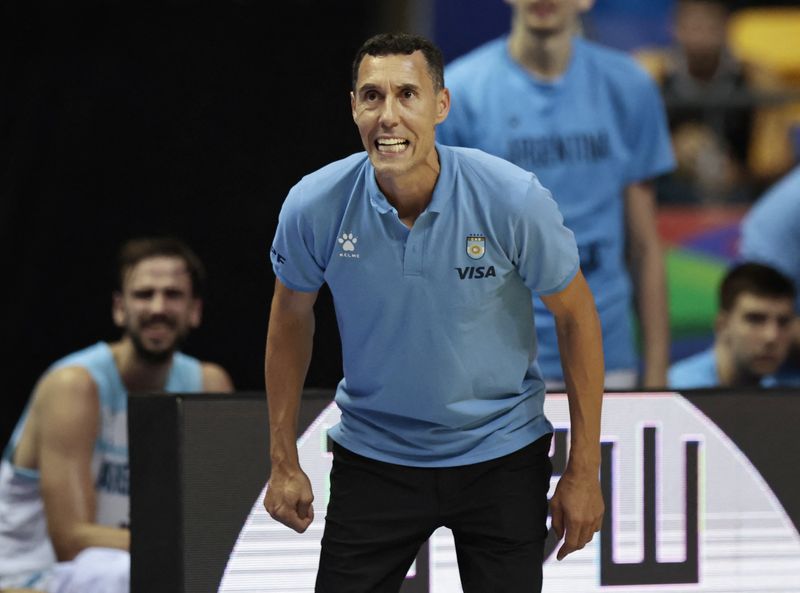 &copy; Reuters. بابلو بريجيوني مدرب منتخب الأرجنتين لكرة السلة - صورة من أرشيف رويترز. 