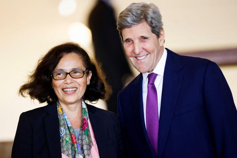 &copy; Reuters. Maria Laura da Rocha, secretária-geral do Itaramaty, e  John Kerry,  enviado especial para o Clima dos EUA, em encontro em Brasília
27/02/2023
REUTERS/Adriano Machado