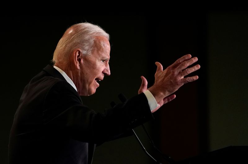 &copy; Reuters. FILE PHOTO: Former U.S. Vice President Joe Biden addresses the International Association of Fire Fighters in Washington, U.S., March 12, 2019. REUTERS/Kevin Lamarque