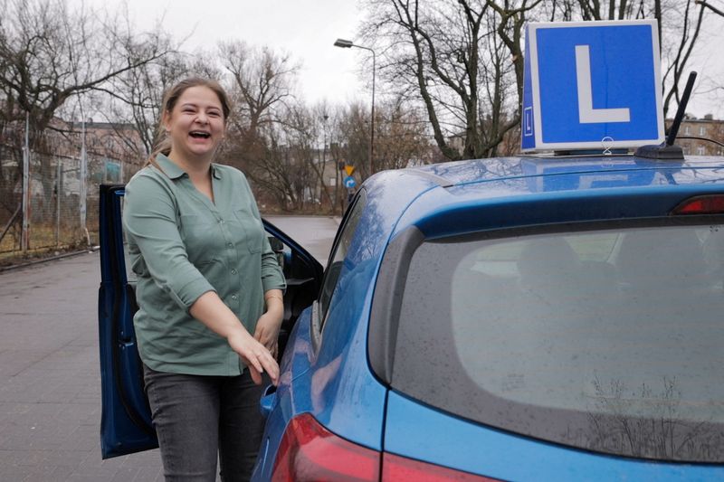 Hoping to fetch mother to Poland, Ukrainian attempts Polish driving test