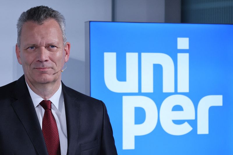 &copy; Reuters. FILE PHOTO: Klaus-Dieter Maubach, CEO of German utility Uniper, one of Germany's largest publicly listed energy supply companies, poses in front of the company's logo in Duesseldorf, Germany, July 8, 2022.   REUTERS/Wolfgang Rattay
