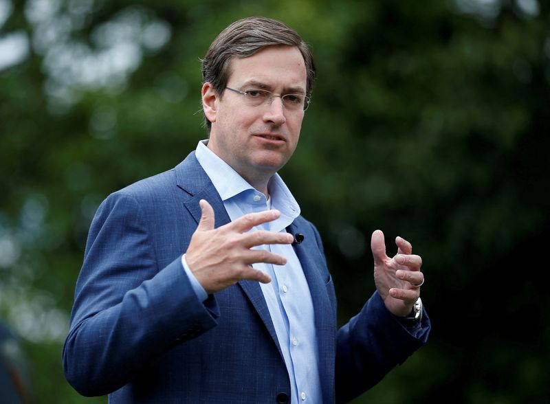 &copy; Reuters. FILE PHOTO: Dave Clark, Amazon's senior vice president of worldwide operations, speaks during a press conference announcing Amazon.com's new program to help entrepreneurs build businesses delivering Amazon packages, including $1 million to fund startup co