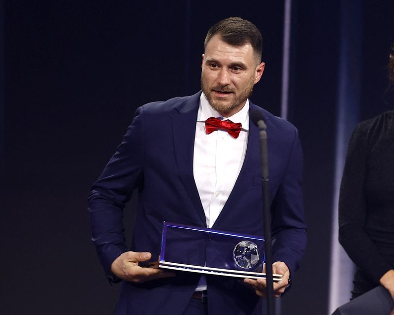 &copy; Reuters. Marcin Oleksy recebe Prêmio Puskas no The Best FIFA Football Awards
27/02/2023
REUTERS/Sarah Meyssonnier