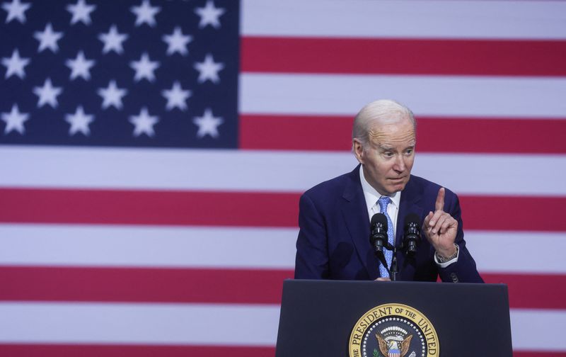 &copy; Reuters. U.S. President Joe Biden discusses health care costs and access to affordable health care during an event in Virginia Beach, Virginia, U.S., February 28, 2023. REUTERS/Leah Millis