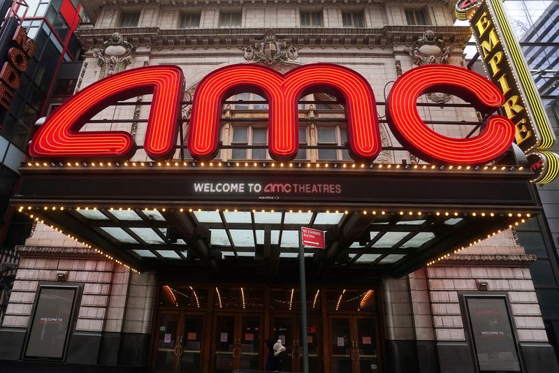 © Reuters. FILE PHOTO: An AMC theatre is pictured amid the coronavirus disease (COVID-19) pandemic in the Manhattan borough of New York City, New York, U.S., January 27, 2021. REUTERS/Carlo Allegri/File Photo