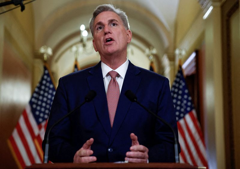 &copy; Reuters. FILE PHOTO: U.S. House Speaker Kevin McCarthy (R-CA) delivers remarks on the debt ceiling, outside of his office on Capitol Hill in Washington, U.S., February 6, 2023. REUTERS/Evelyn Hockstein