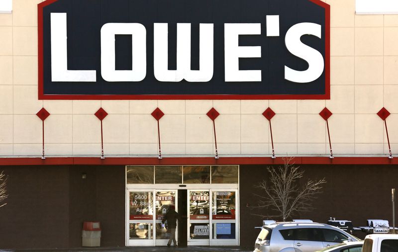 &copy; Reuters. FILE PHOTO: A view of the sign outside the Lowes store in Westminster, Colorado February 26, 2014. REUTERS/Rick Wilking