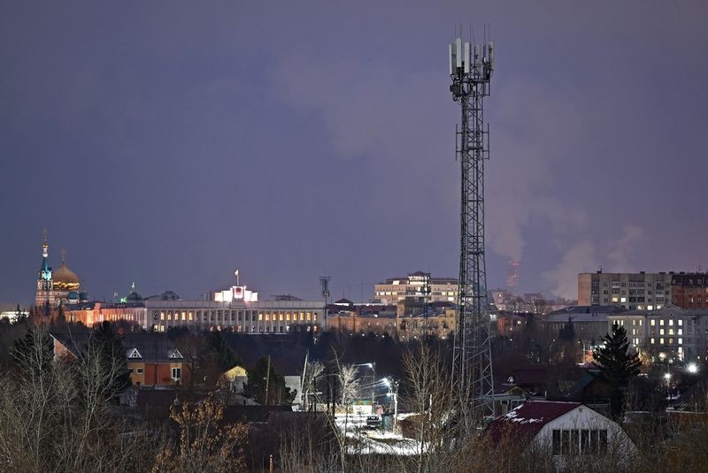 &copy; Reuters. FILE PHOTO: A view shows a communication tower in Omsk, Russia November 8, 2022. REUTERS/Alexey Malgavko