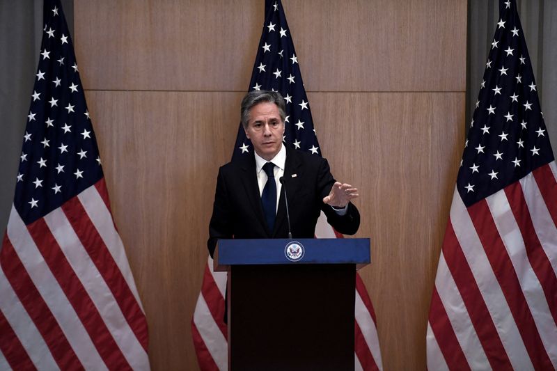 &copy; Reuters. El Secretario de Estado de Estados Unidos, Antony Blinken, habla durante una conferencia de prensa en el Hyatt Regency en Tashkent, Uzbekistán, el 1 de marzo de 2023. Olivier Douliery/Pool vía REUTERS