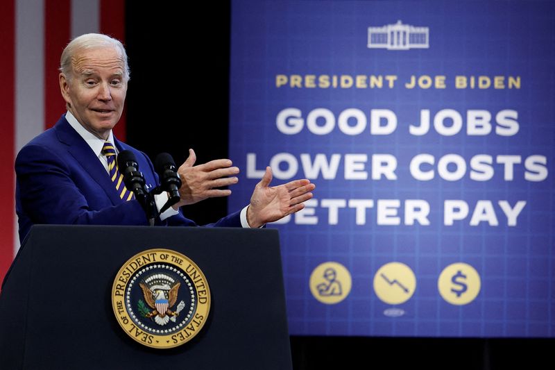&copy; Reuters. FILE PHOTO: U.S. President Joe Biden delivers remarks on the economy at the IBEW Local 26 in Lanham, Maryland, U.S., February 15, 2023. REUTERS/Evelyn Hockstein/File Photo