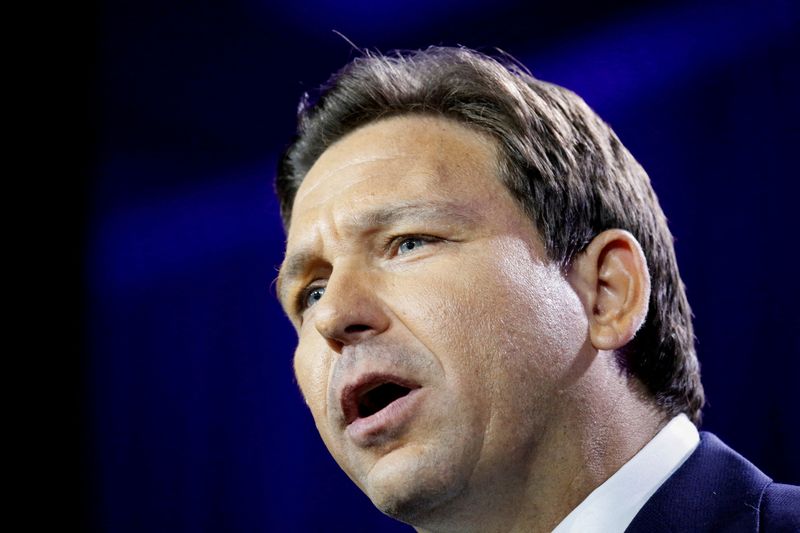 &copy; Reuters. FILE PHOTO: Republican Florida Governor Ron DeSantis speaks during his 2022 U.S. midterm elections night party in Tampa, Florida, U.S., November 8, 2022. REUTERS/Marco Bello