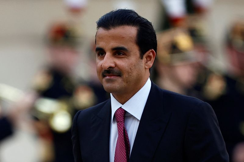 &copy; Reuters. أمير قطر الشيخ تميم بن حمد آل ثاني في قصر الإليزيه بفرنسا يوم 15 فبراير شباط 2023. تصوير: سارة ميسونير - رويترز.
