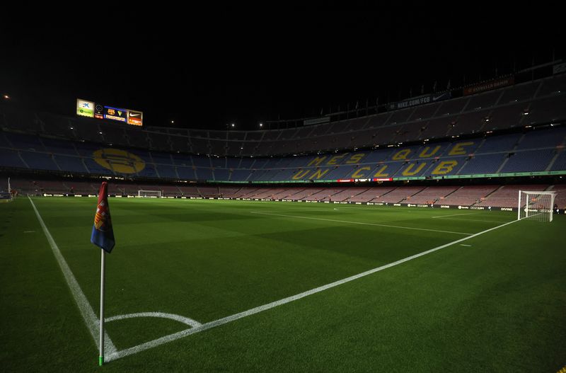 &copy; Reuters. FOTO ARCHIVO: Fútbol - LaLiga - FC Barcelona v Cádiz - Camp Nou, Barcelona, España - 19 de febrero de 2023 Vista general del interior del estadio antes del partido REUTERS/Albert Gea