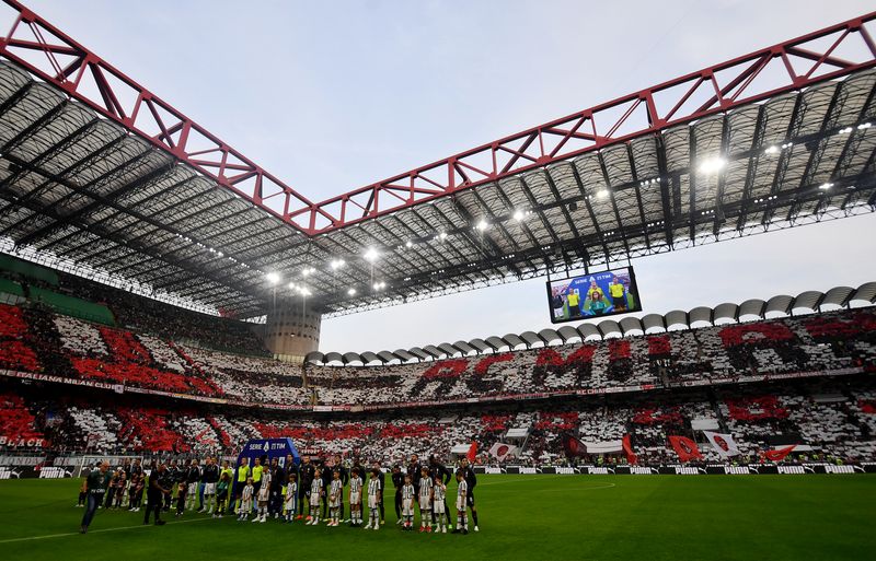 &copy; Reuters. FILE PHOTO: Soccer Football - Serie A - AC Milan v Juventus - San Siro, Milan, Italy - October 8, 2022  General view as the AC Milan and Juventus players line up before the match REUTERS/Daniele Mascolo