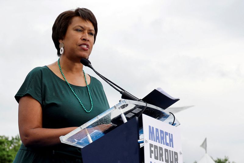 &copy; Reuters. FILE PHOTO: Mayor of Washington, DC, Muriel Bowser speaks during the March for Our Lives, one of a series of nationwide protests against gun violence, on the National Mall in Washington, DC, U.S., June 11, 2022.  REUTERS/Jonathan Ernst