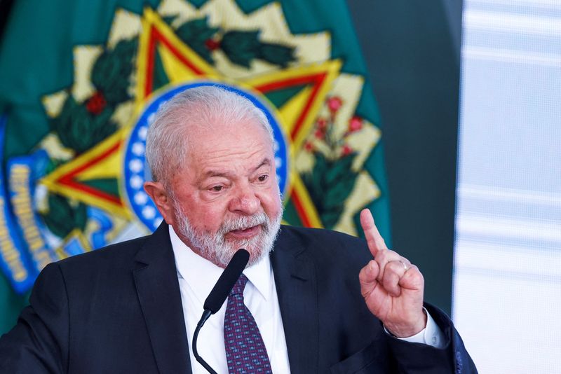 © Reuters. Lula discursa durante cerimônia no Planalto
02/03/2023
REUTERS/Adriano Machado