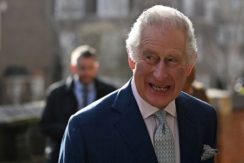 &copy; Reuters. FOTO DE ARCHIVO: El rey Carlos III de Reino Unido reacciona mientras visita el recién renovado museo Leighton House, en el oeste de Londres, Gran Bretaña. 9 de febrero, 2023. JUSTIN TALLIS/Pool vía REUTERS/Archivo