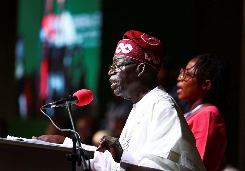 &copy; Reuters. Presidente eleito da Nigéria, Bola Tinubu, discursa após vitória na eleição presidencial, em Abuja, Nigéria
01/03/2023
REUTERS/Esa Alexander