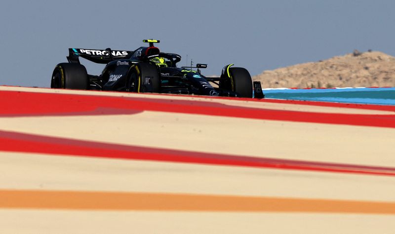 &copy; Reuters. Lewis Hamilton num treino 
3/03/2023 
REUTERS/Rula Rouhana