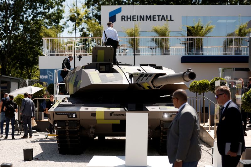 &copy; Reuters. FILE PHOTO: A KF51 Panther tank manufactured by Rheinmetall is displayed at the Eurosatory international defense and security trade fair in Villepinte, near Paris, France June 13, 2022. REUTERS/Benoit Tessier