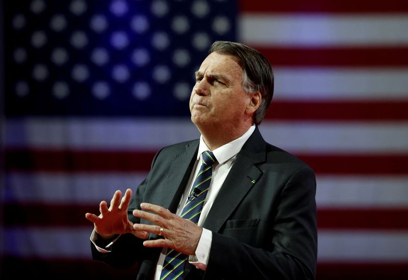 &copy; Reuters. Jair Bolsonaro, expresidente de Brasil, habla en la Conferencia de Acción Política Conservadora (CPAC) en el Centro Nacional de Convenciones Gaylord en National Harbor, Maryland, Estados Unidos. 4 de marzo de 2023. REUTERS/Evelyn Hockstein