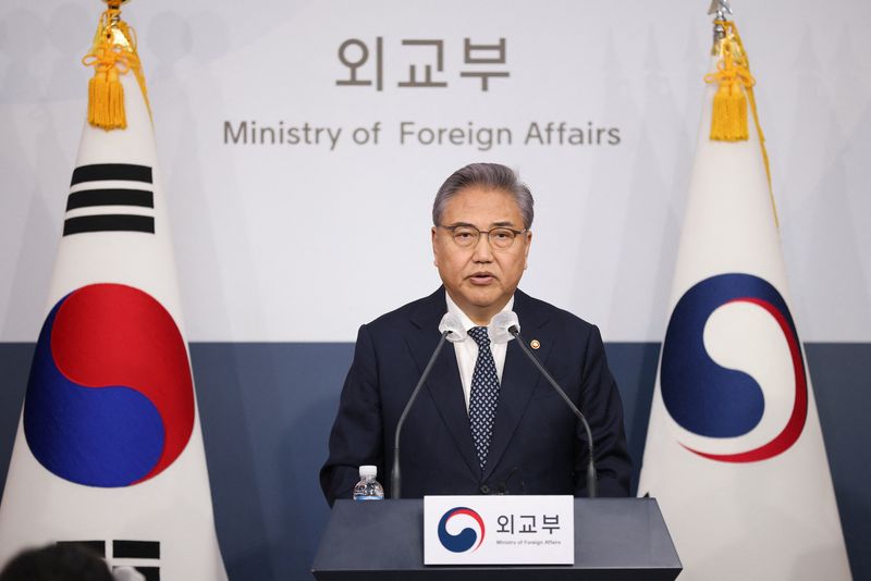 © Reuters. South Korean Foreign Minister Park Jin speaks during a briefing announcing a plan on Monday to resolve a dispute over compensating people forced to work under Japan's 1910-1945 occupation of Korea, at the Foreign Ministry in Seoul, South Korea, March 6, 2023. REUTERS/Kim Hong-Ji/Pool