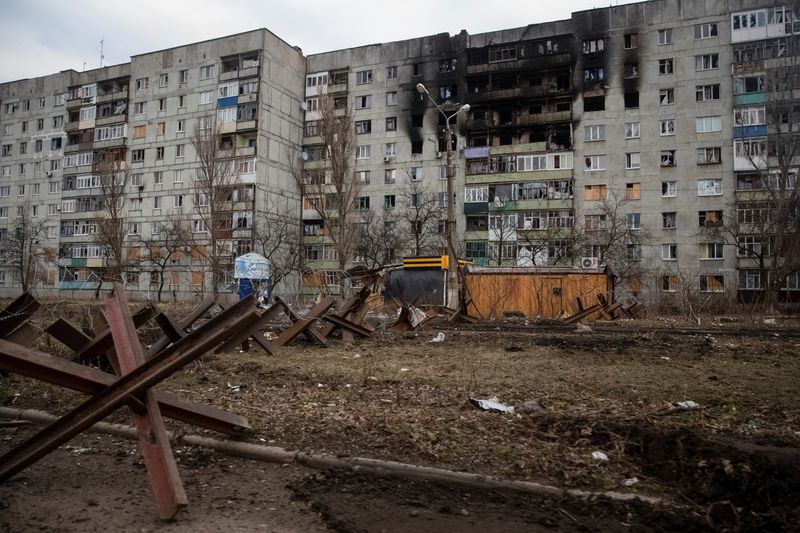 &copy; Reuters. Una calle vacía y edificios dañados por un ataque militar ruso, mientras continúa el ataque de Rusia contra Ucrania, en la ciudad de Bajmut, en la línea del frente, Ucrania 3 de marzo de 2023. REUTERS/Oleksandr Ratushniak