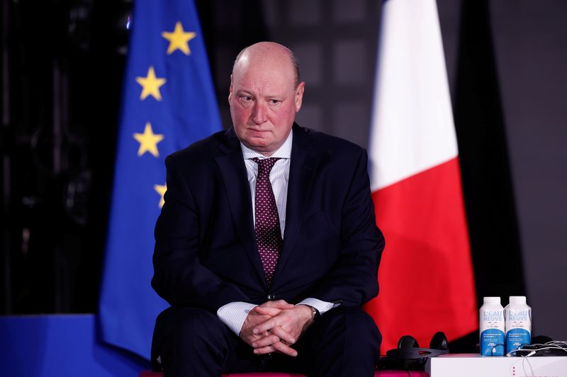 &copy; Reuters. FOTO DE ARCHIVO: Henrik Hololei, Director General de Movilidad y Transporte de la Comisión Europea, asiste a la Cumbre Ferroviaria Europea en Saint-Denis, cerca de París, Francia, 21 de febrero de 2022. REUTERS/Benoit Tessier