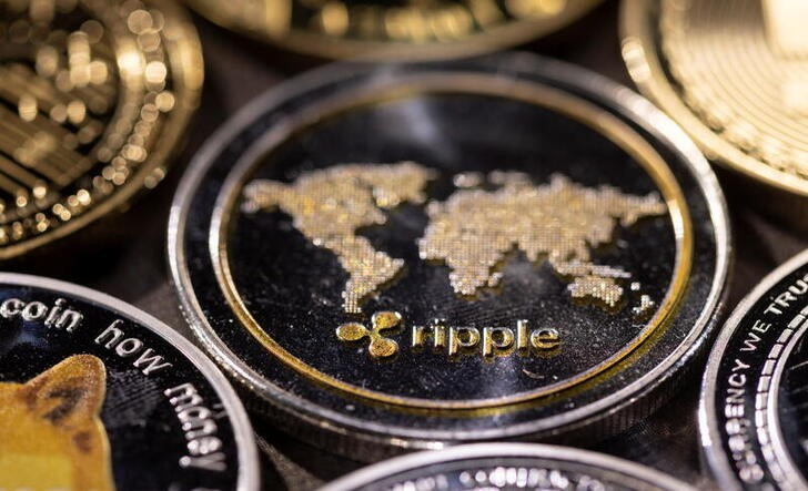 © Reuters. Representation of the Ripple payments network is seen in this illustration taken November 29, 2021. REUTERS/Dado Ruvic/Illustration